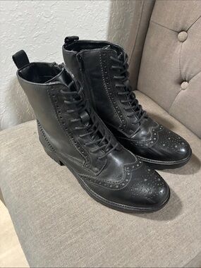 Lascana Black Leather Wing Tip Lace-Up Boots